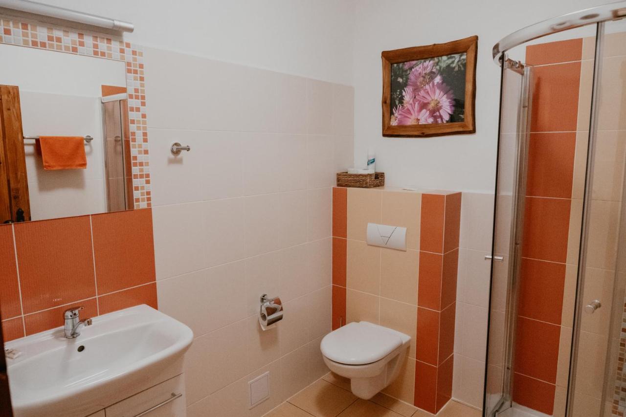 Osada Havranu Hotel Hnanice  Bagian luar foto