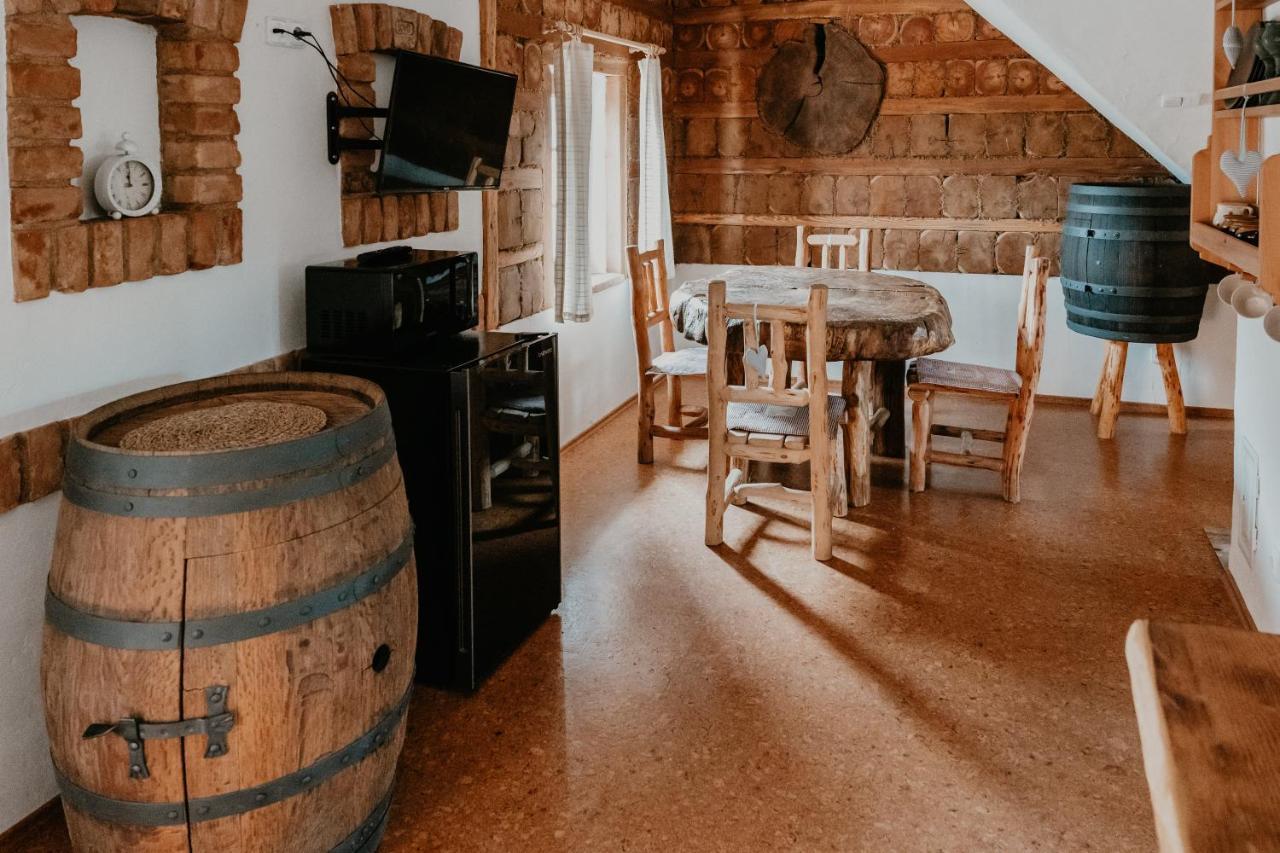 Osada Havranu Hotel Hnanice  Bagian luar foto
