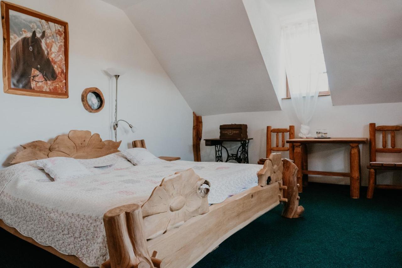 Osada Havranu Hotel Hnanice  Bagian luar foto