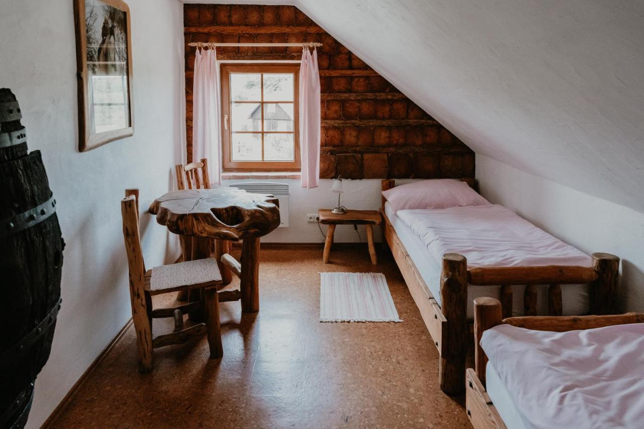 Osada Havranu Hotel Hnanice  Bagian luar foto
