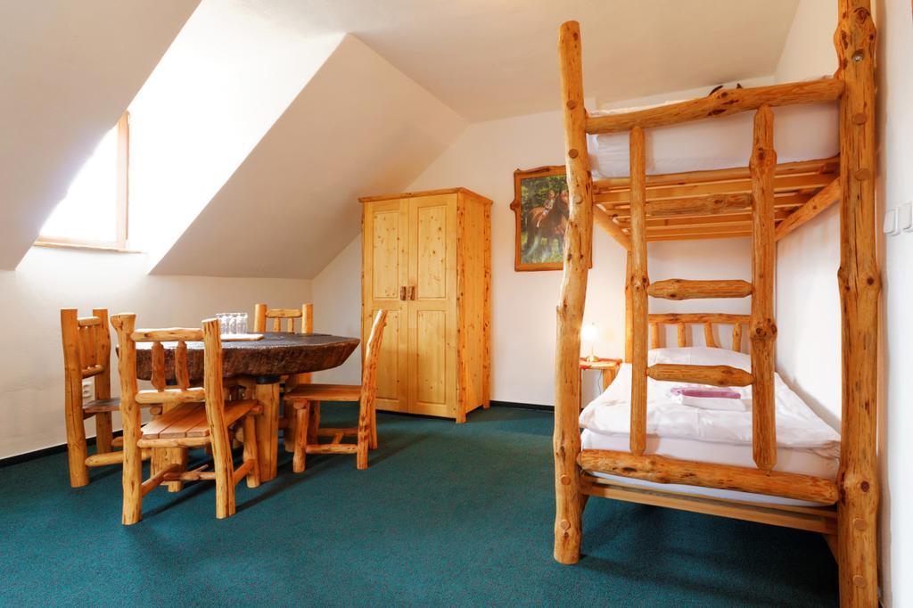 Osada Havranu Hotel Hnanice  Bagian luar foto