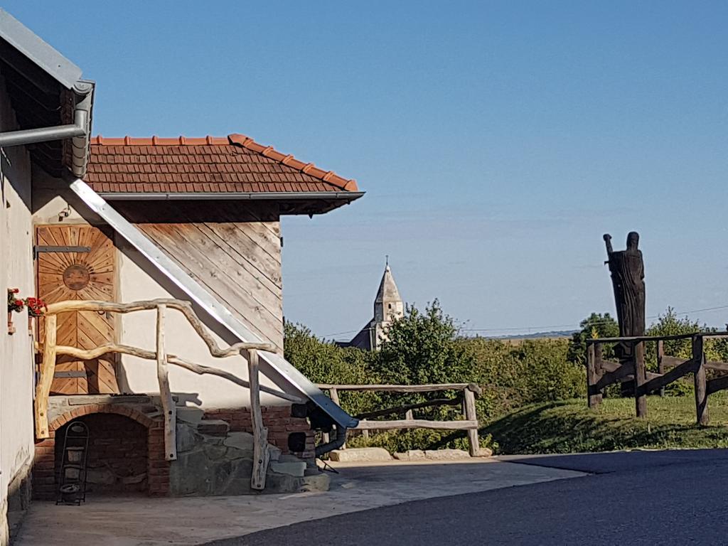 Osada Havranu Hotel Hnanice  Bagian luar foto
