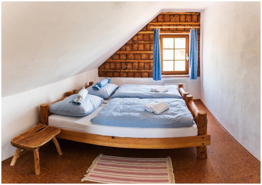 Osada Havranu Hotel Hnanice  Bagian luar foto