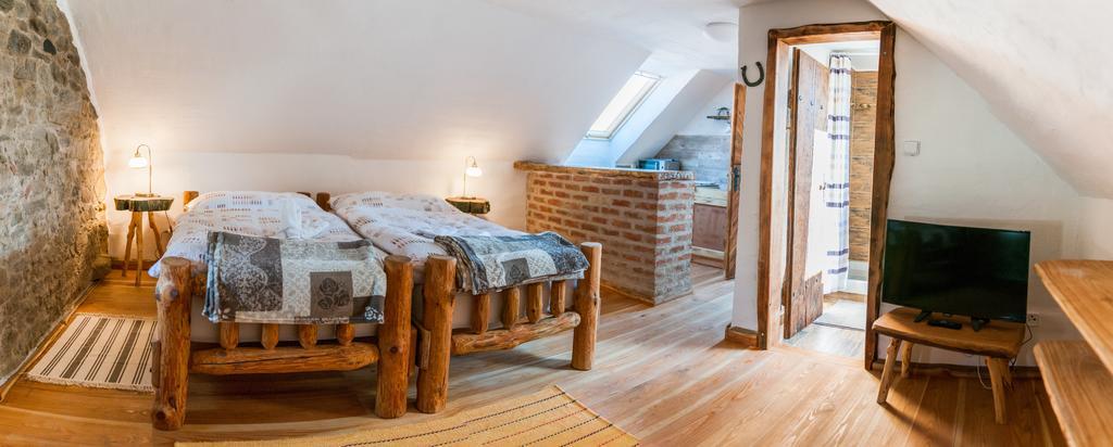 Osada Havranu Hotel Hnanice  Bagian luar foto