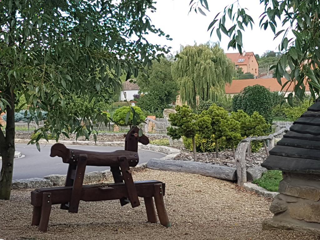 Osada Havranu Hotel Hnanice  Bagian luar foto