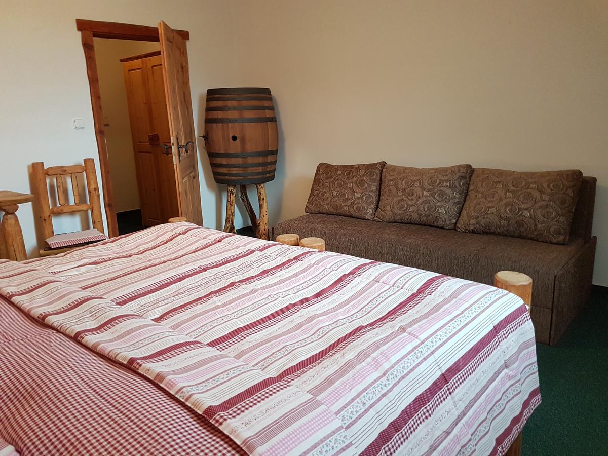 Osada Havranu Hotel Hnanice  Bagian luar foto